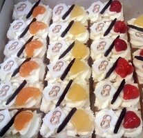 Slagroomgebak met foto of logo